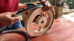 Woodworking Ideas For The Garden // How A Craftsman Made A Beautiful Wooden Wheelbarrow