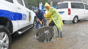 Unclogging Sewers with Repurposed Waste Materials-Recycling Waste to Fix Flooding Issues